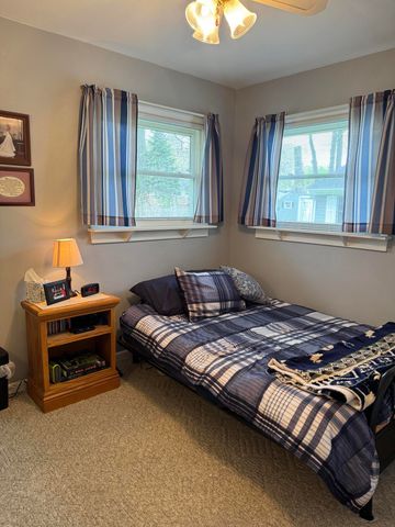 35 Cleveland Terrace, Hobart, IN 46342