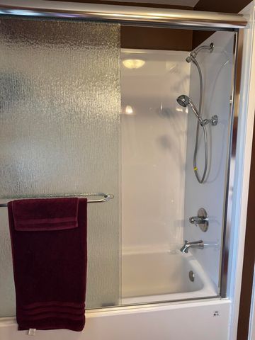 35 Cleveland Terrace, Hobart, IN 46342