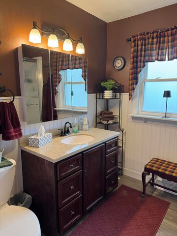 35 Cleveland Terrace, Hobart, IN 46342