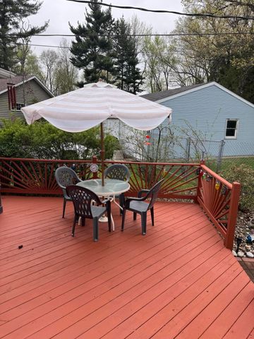 35 Cleveland Terrace, Hobart, IN 46342