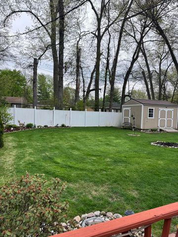 35 Cleveland Terrace, Hobart, IN 46342