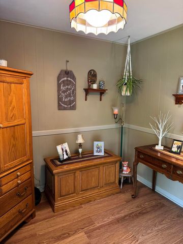 35 Cleveland Terrace, Hobart, IN 46342