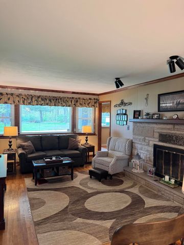 35 Cleveland Terrace, Hobart, IN 46342