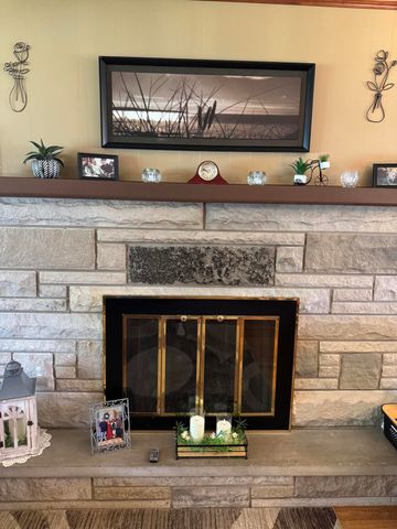 35 Cleveland Terrace, Hobart, IN 46342