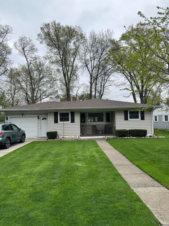 35 Cleveland Terrace, Hobart, IN 46342