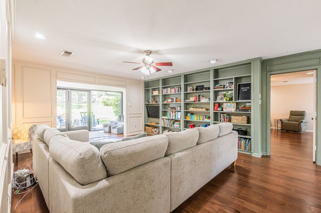 18 Crosslands Road, Benbrook, TX 76132