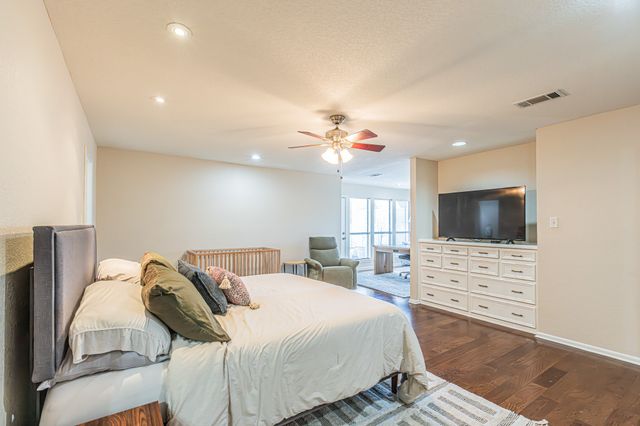 18 Crosslands Road, Benbrook, TX 76132