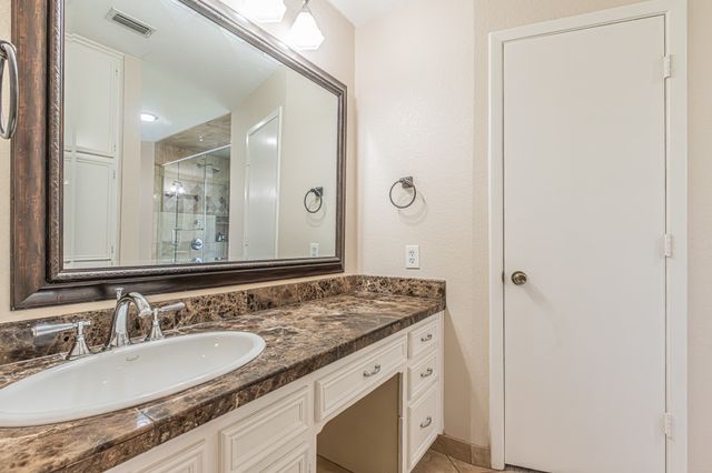 18 Crosslands Road, Benbrook, TX 76132