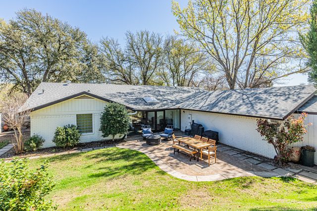 18 Crosslands Road, Benbrook, TX 76132