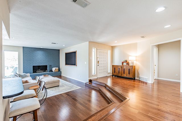 18 Crosslands Road, Benbrook, TX 76132