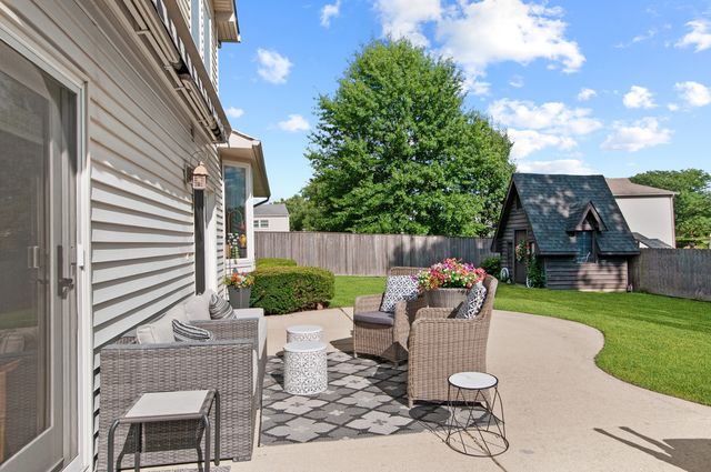 669 Kensington Way, Bolingbrook, IL 60440
