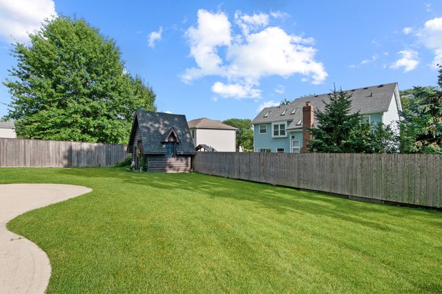669 Kensington Way, Bolingbrook, IL 60440