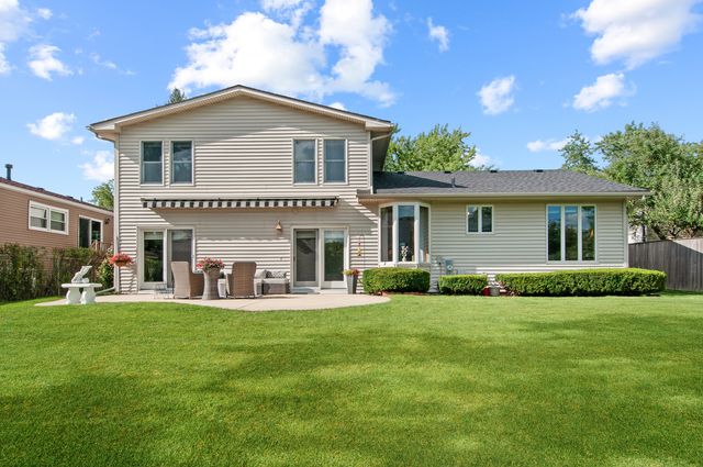 669 Kensington Way, Bolingbrook, IL 60440