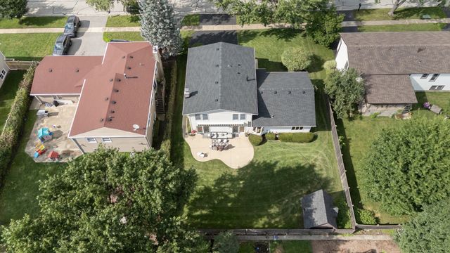 669 Kensington Way, Bolingbrook, IL 60440