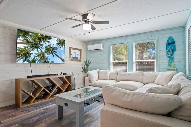 140 W Roberts Ave, Port Aransas, TX 78373