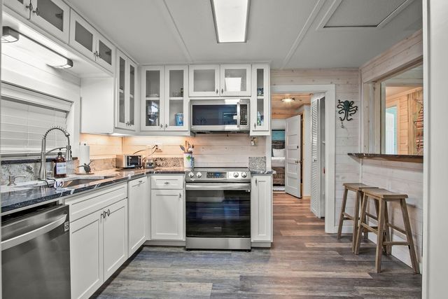 140 W Roberts Ave, Port Aransas, TX 78373