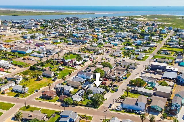 140 W Roberts Ave, Port Aransas, TX 78373
