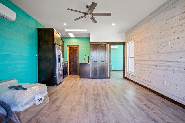 140 W Roberts Ave, Port Aransas, TX 78373