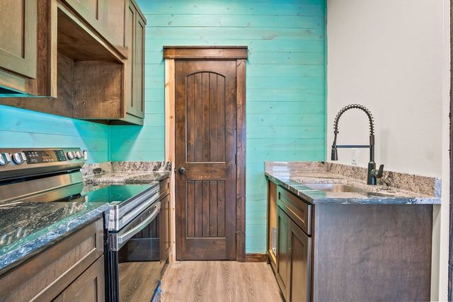 140 W Roberts Ave, Port Aransas, TX 78373