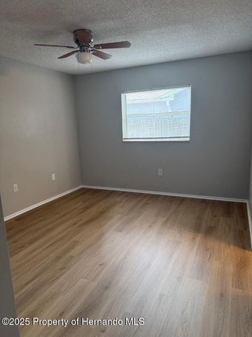 10401 Leaning Oak Drive, Port Richey, FL 34668