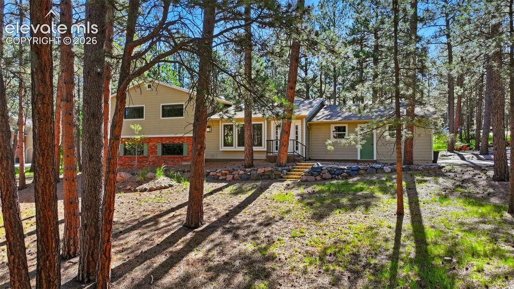 990 Bend In The Trail Road, Monument, CO 80132