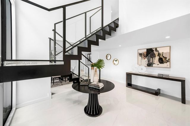 6832 Sunrise Ct, Coral Gables, FL 33133