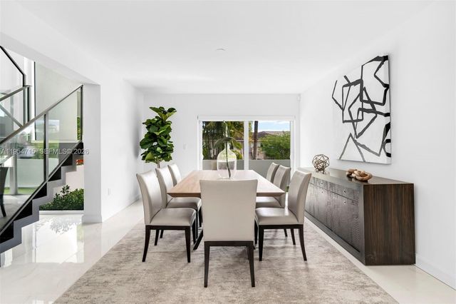 6832 Sunrise Ct, Coral Gables, FL 33133