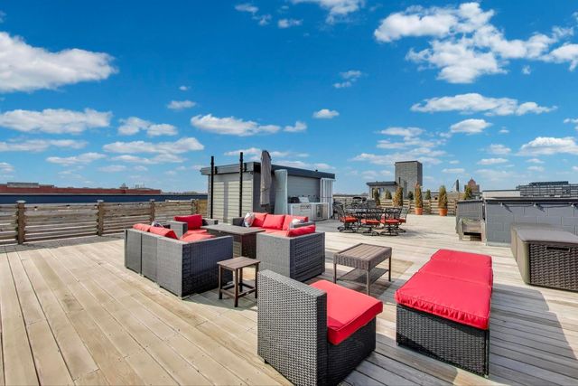 2405 W Iowa Street 405, Chicago, IL 60622