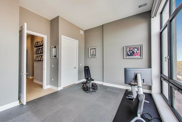 2405 W Iowa Street 405, Chicago, IL 60622