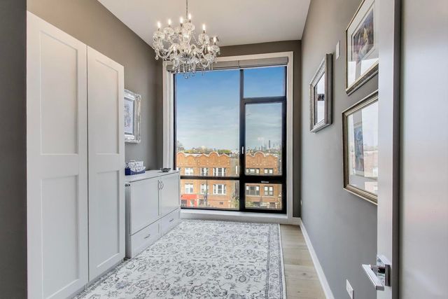 2405 W Iowa Street 405, Chicago, IL 60622