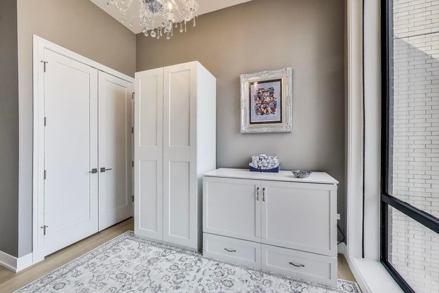 2405 W Iowa Street 405, Chicago, IL 60622