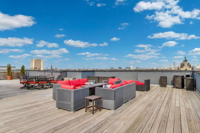 2405 W Iowa Street 405, Chicago, IL 60622