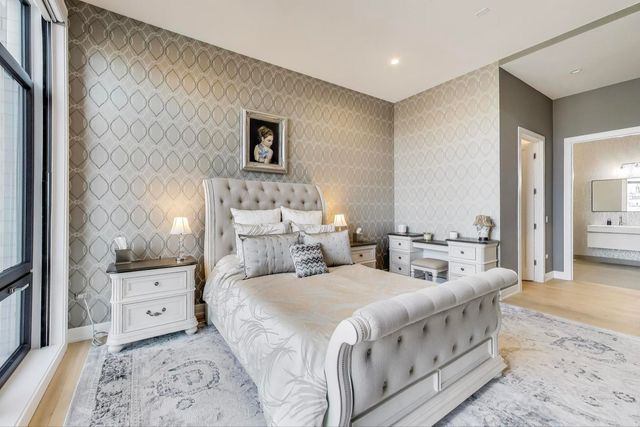 2405 W Iowa Street 405, Chicago, IL 60622