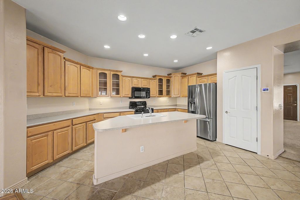 Image 9 of property listing at 3369 N 129TH Drive, Avondale, AZ 85392