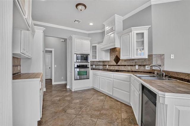 3204 Valley Brook, Norman, OK 73071