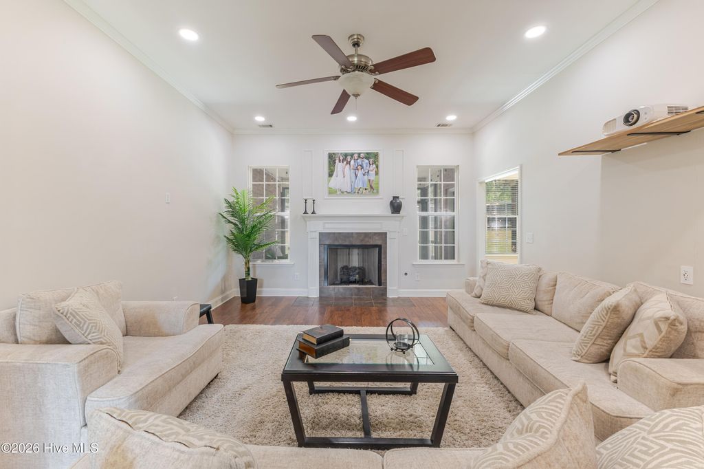 Image 6 of property listing at 523 Sussex Court, Aiken, SC 29803