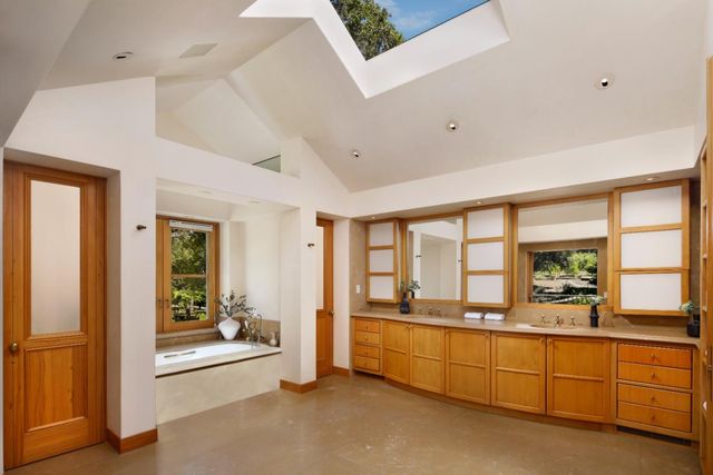 211 Winding Way, Woodside, CA 94062