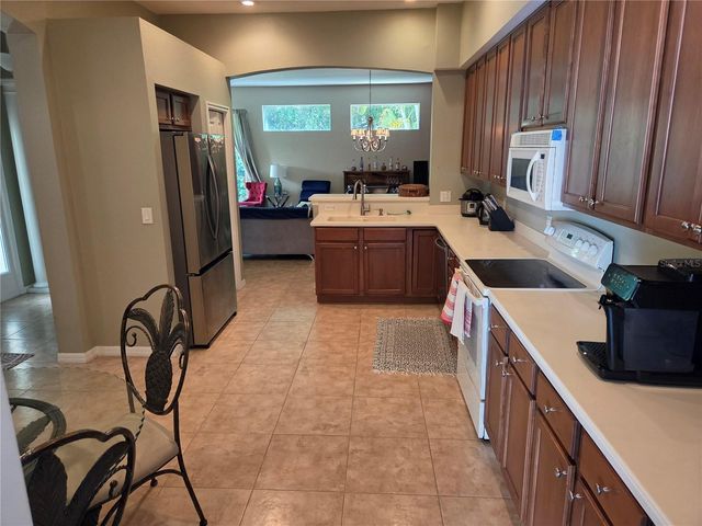 98 S HIGHLAND AVENUE 2002, Tarpon Springs, FL 34689