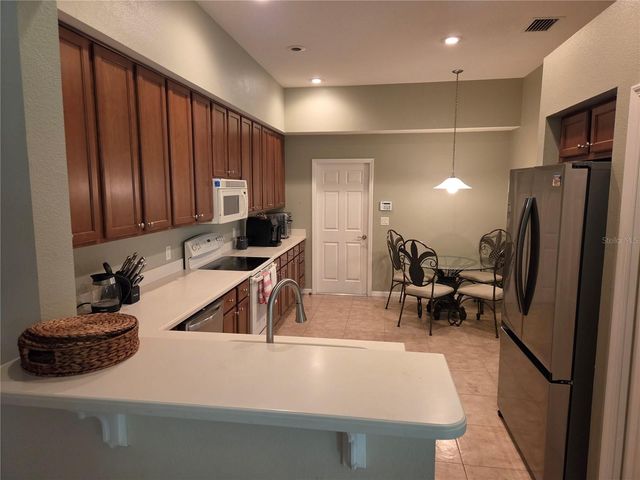 98 S HIGHLAND AVENUE 2002, Tarpon Springs, FL 34689