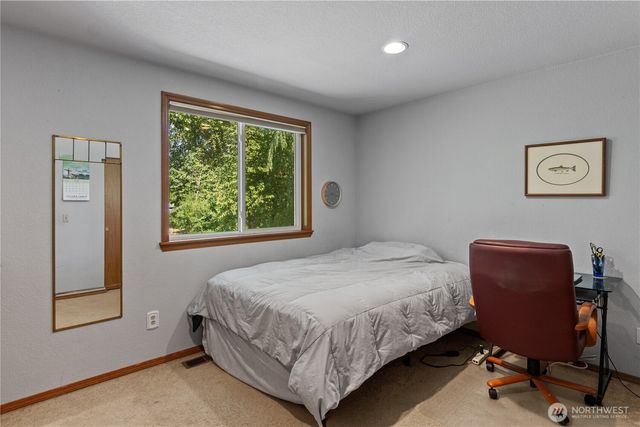 932 Pike Place NE, Auburn, WA 98002
