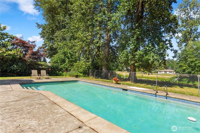 932 Pike Place NE, Auburn, WA 98002