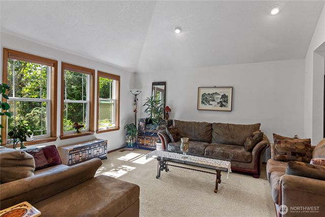 932 Pike Place NE, Auburn, WA 98002