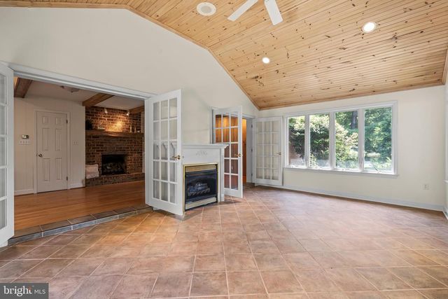 1916 APPLEWOOD CIR, Hagerstown, MD 21740