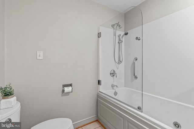 1916 APPLEWOOD CIR, Hagerstown, MD 21740