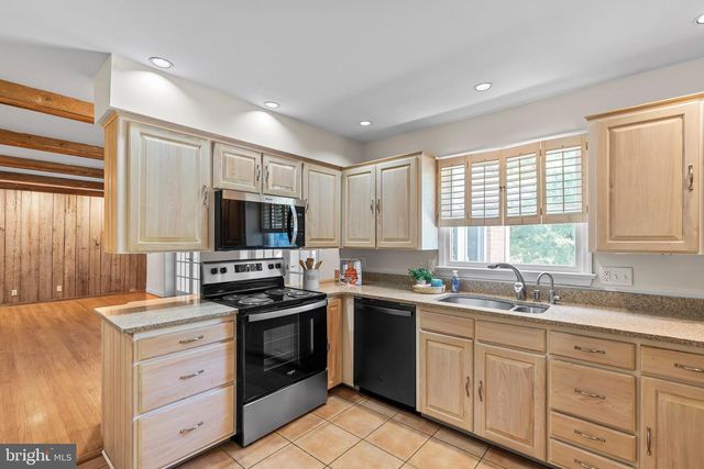 1916 APPLEWOOD CIR, Hagerstown, MD 21740