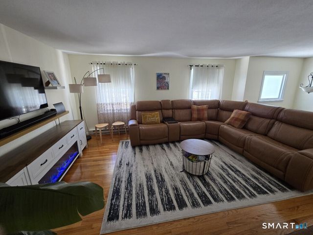 355 Redwood Lane, Cheshire, CT 06410