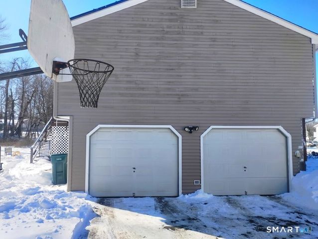 355 Redwood Lane, Cheshire, CT 06410