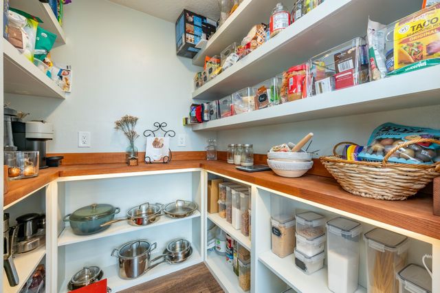 4921 Walker Circle, Johnston, IA 50131