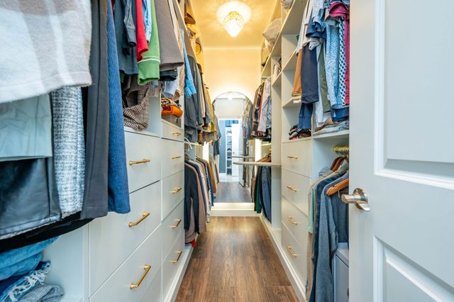 4921 Walker Circle, Johnston, IA 50131