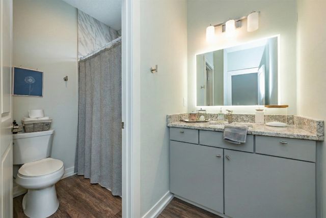 4921 Walker Circle, Johnston, IA 50131